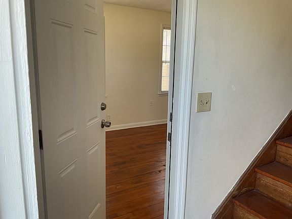 2nd image of 428 7th Ave N Floor 1
