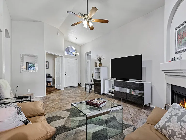 144 S Kingston St — Photo 3