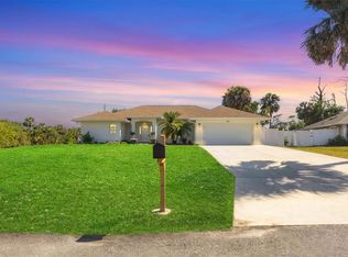 381 La Playa Ln, Pt Charlotte, FL 33953