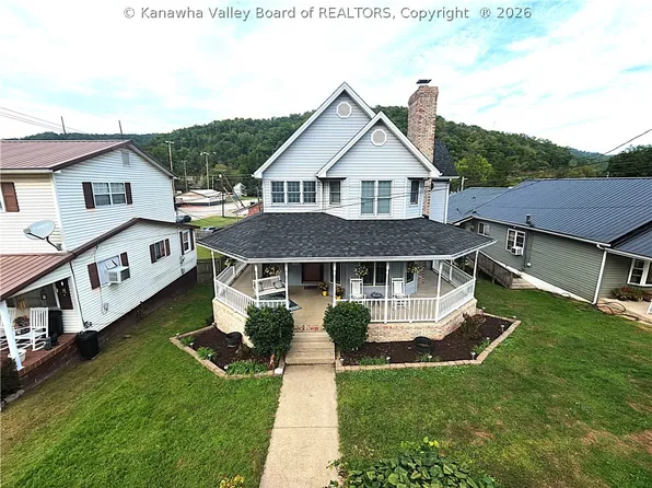 519 2nd St W, Madison, WV 25130