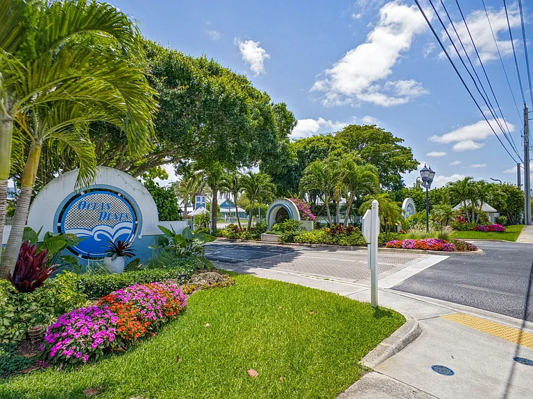 1106 Ocean Dunes Cir — Photo 29