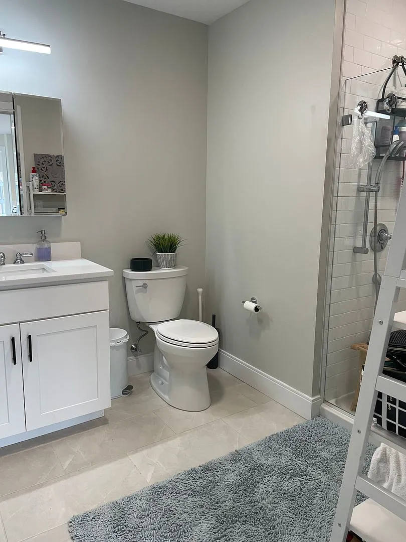 Modern 2-Bed in Southie with Central AC, In-Unit Laundry, and No Fee — Photo 2