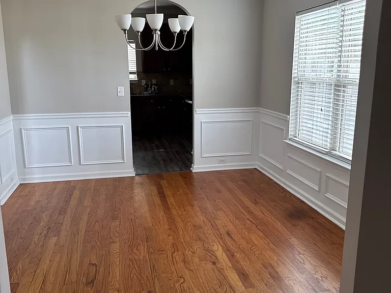 2213 Grandwood Ln — Photo 5