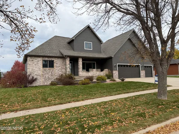 1505 12th Ave NE, Watertown, SD 57201