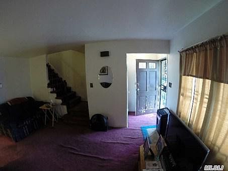4th image of 2411 Gillmore St