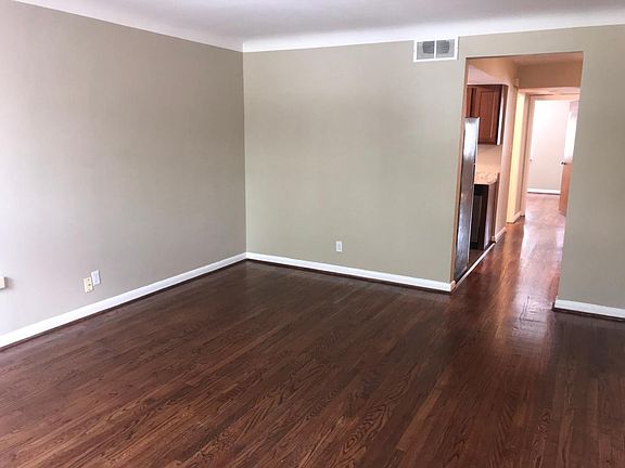 3rd image of 3147 Auten Ave