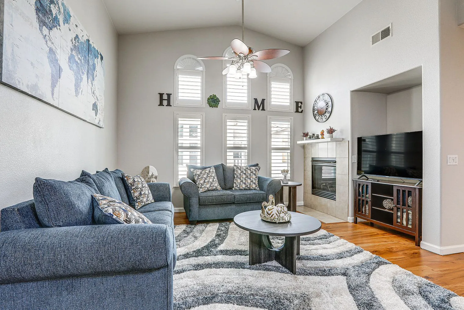 2 bed, 2.0 bath, 1237 sqft, $3,526 — Photo 1