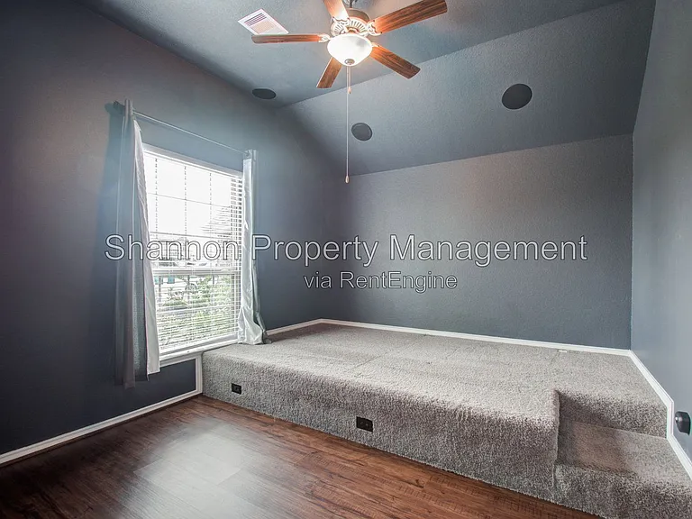 9547 Summer River Dr — Photo 16
