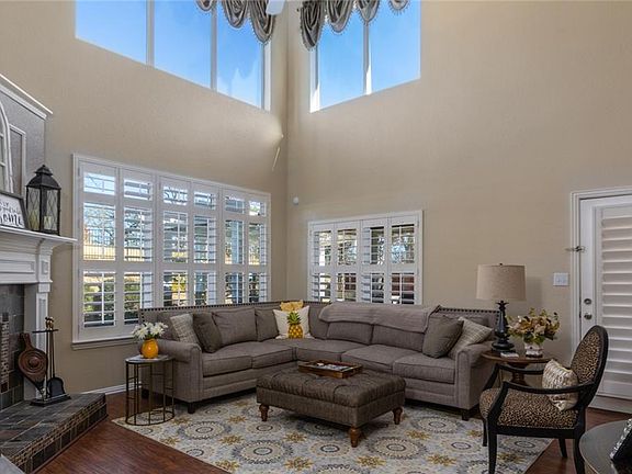4th image of 2906 Greenway Dr