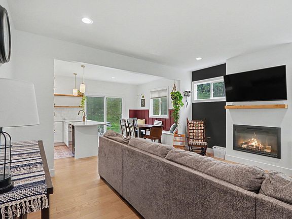 4th image of 1436 N 3rd St