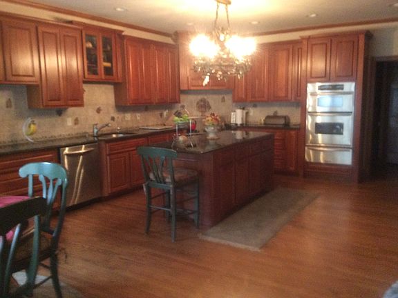 4th image of 2028 Barberry Dr