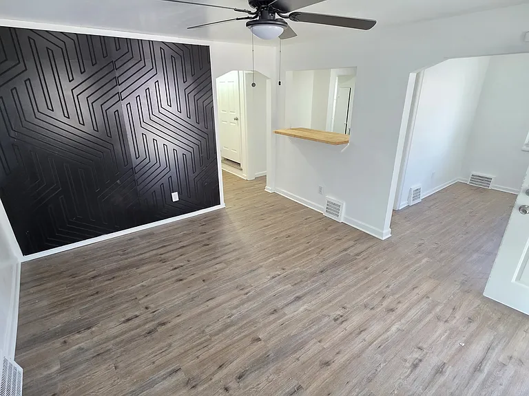 11415 Auburn St — Photo 10