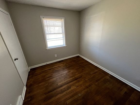 5th image of 3166 Beauchamp Dr