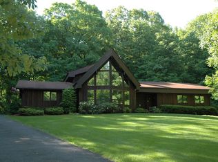 19 Virginia Ln, Thornwood, NY 10594