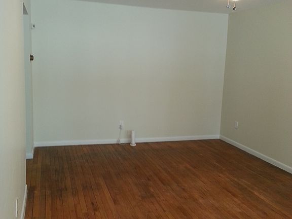 Entrance pic living rm