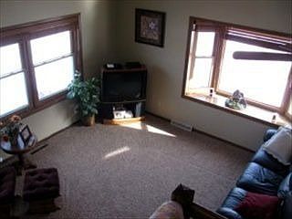 5th image of 5208 Cedar Ave