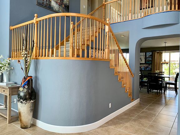5th image of 385 Allaire Cir
