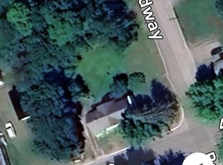 105 Broadway St, Baileyville, ME 04694