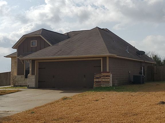 2nd image of 301 Boulder Dr