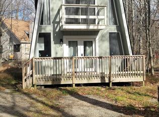 2131 Rosemont Dr, Tobyhanna, PA 18466