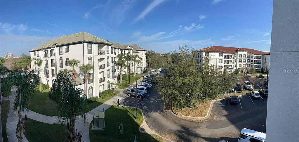 3 bed, 2.0 bath, 1247 sqft, $2,300 — Photo 1