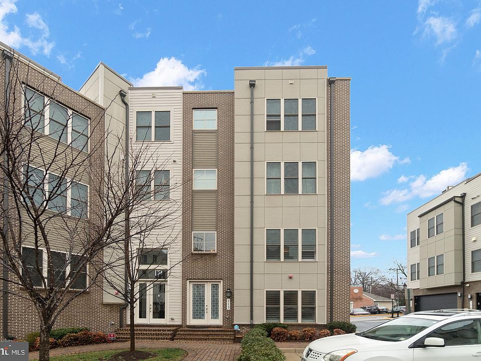 1st image of 113 Dyer Ct