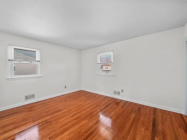 895 Patton St — Photo 31
