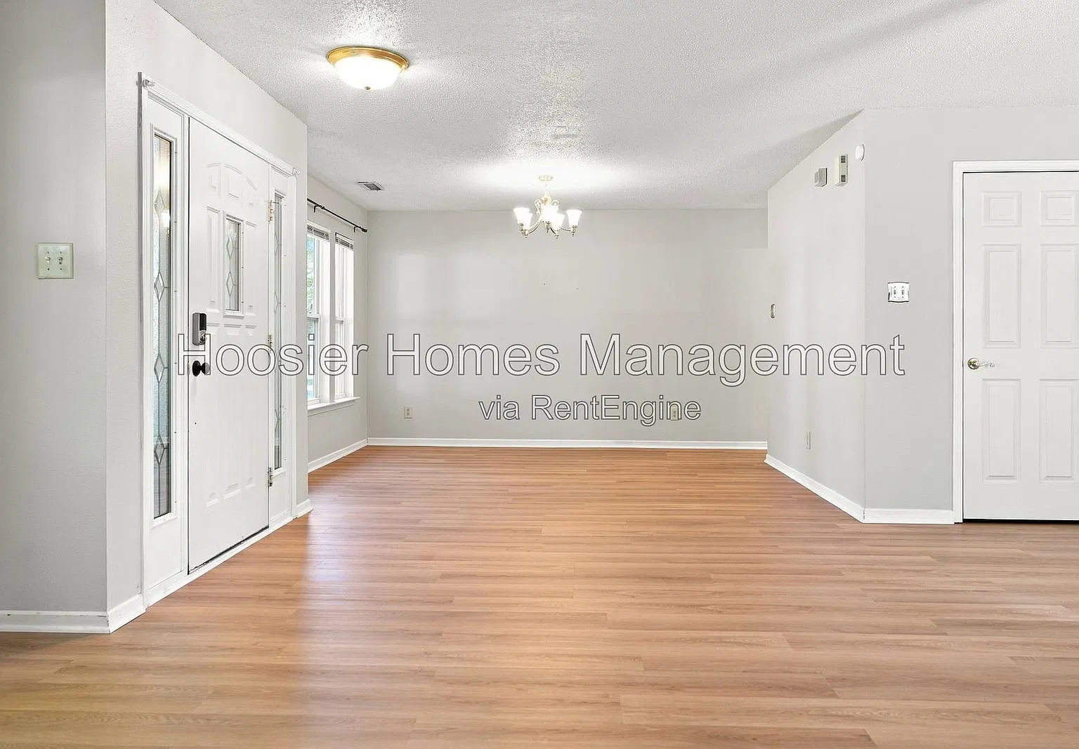 4 bed, 2.5 bath, 3072 sqft, $2,500 — Photo 4