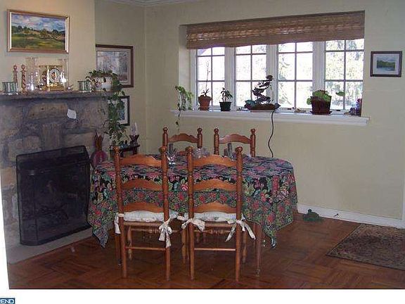 2nd image of 16 Valley Dell Blvd