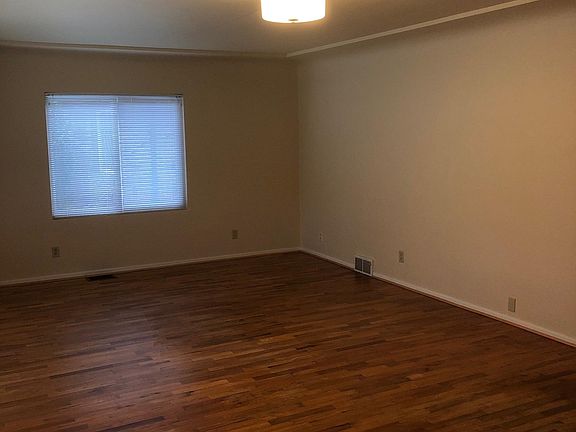 5th image of 5231 Yakima Ave