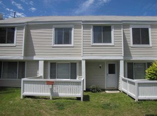 2002 Rockport Ct S, East Greenbush, NY 12061