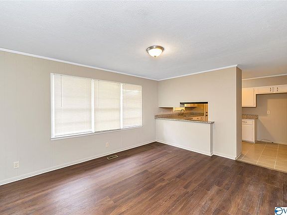 3rd image of 5023 Parkwood Dr NW