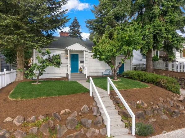 8441 36th Avenue SW, Seattle, WA 98126