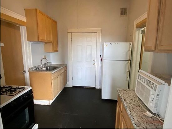 2nd image of 876 Payne Ave APT 34
