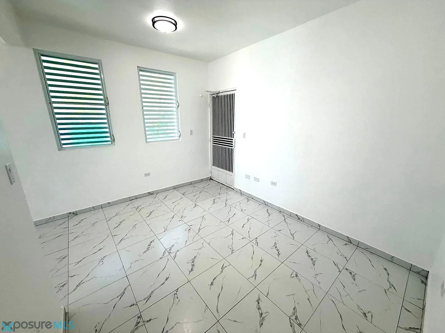 2 bed, 1.0 bath, 800 sqft, $1,300 — Photo 4