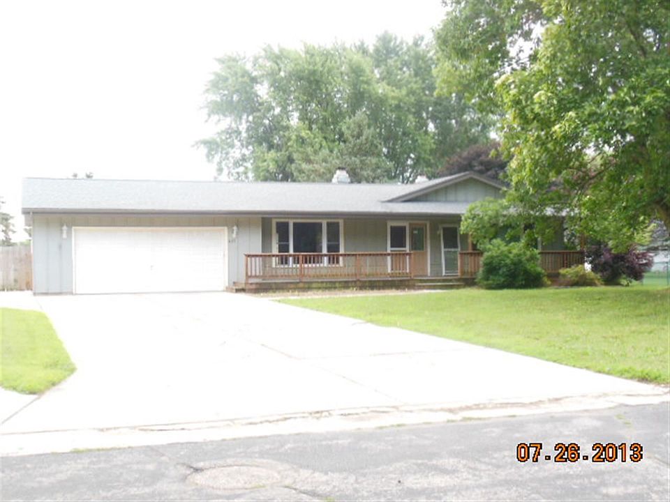 1st image of 425 Higgins Dr