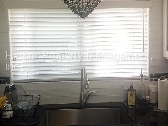 3rd image of 1038 Lakme Ave