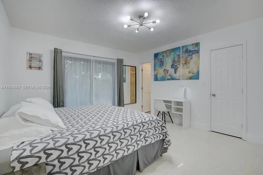 2 bed, 1.0 bath, 1000 sqft, $2,300 — Photo 3
