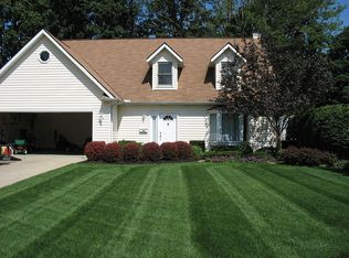 3633 W 232nd St, North Olmsted, OH