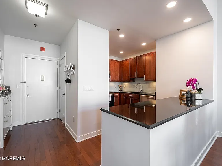1500 Washington St #4F — Photo 8