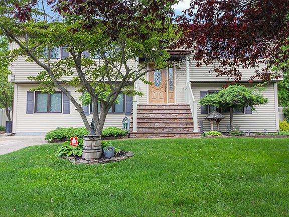 2nd image of 3 Wedgewood Ct