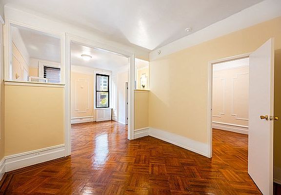 3rd image of 61 E 95th St APT 4