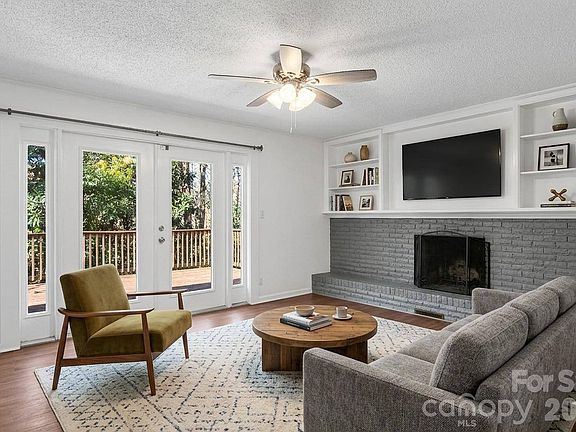4th image of 22 E Shore Dr