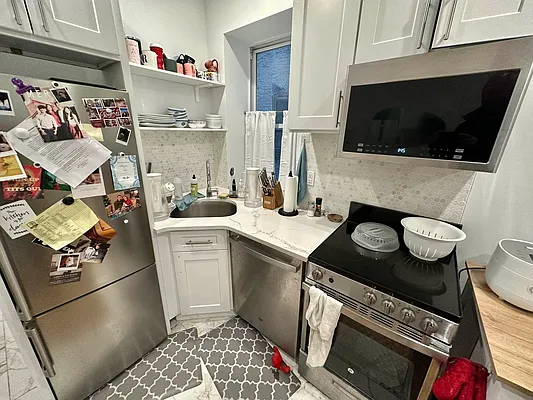 Rented by J PRESTON AND ASSOCIATES INC | media 12