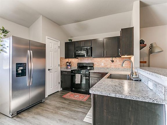 4th image of 11716 NW 99th Ter