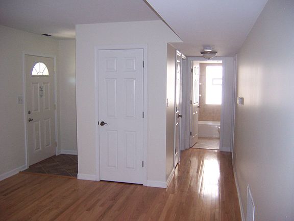 3rd image of 545 S Westmore Ave