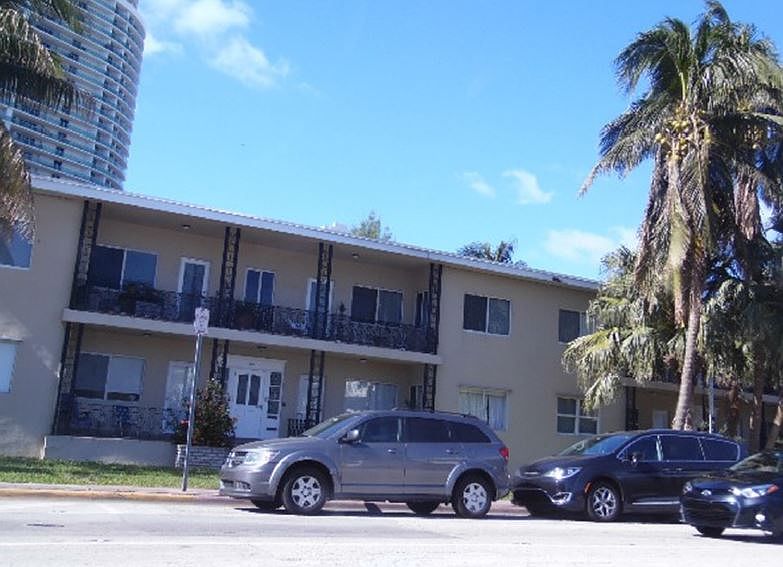 2nd image of 1520 West Ave APT 7