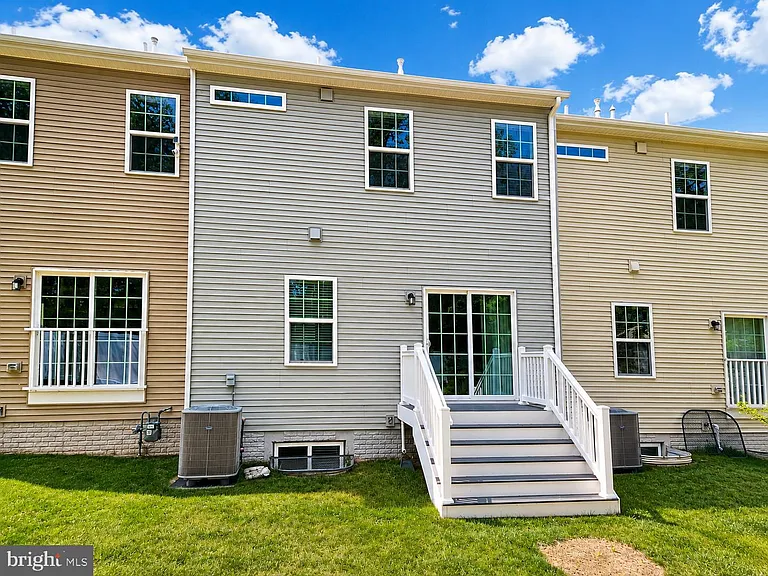 340 Paca Gardens Ln — Photo 2