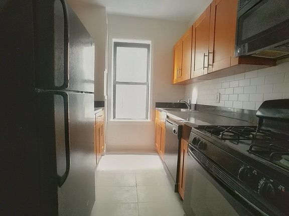 2nd image of 2484 7th Ave APT 15
