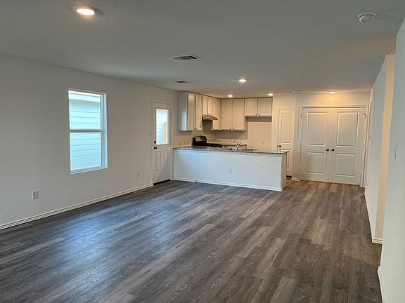 3rd image of 5909 Antonio Pl